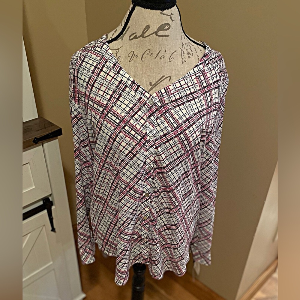 Brand New Women’s Dressy Top